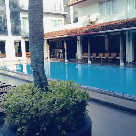 Earl'S Red Passikudah Hotel Exterior foto